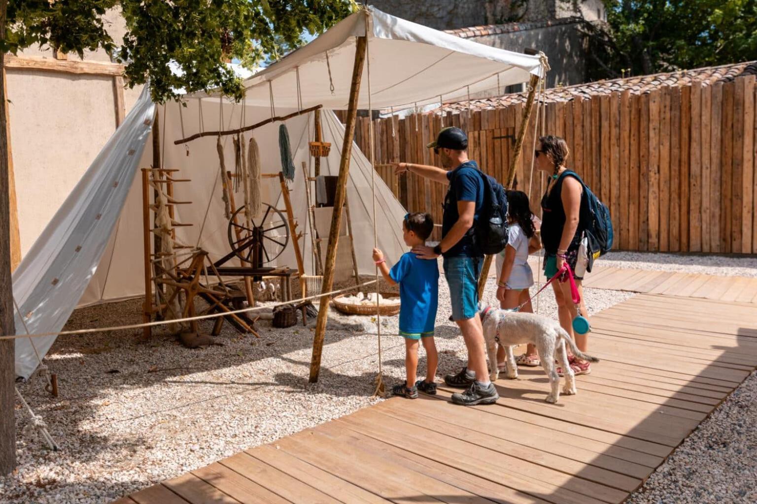 Tout Confort ! Centre-Ville, Climatisation, Parking, Wifi, Calme, Tv Каркассон Экстерьер фото